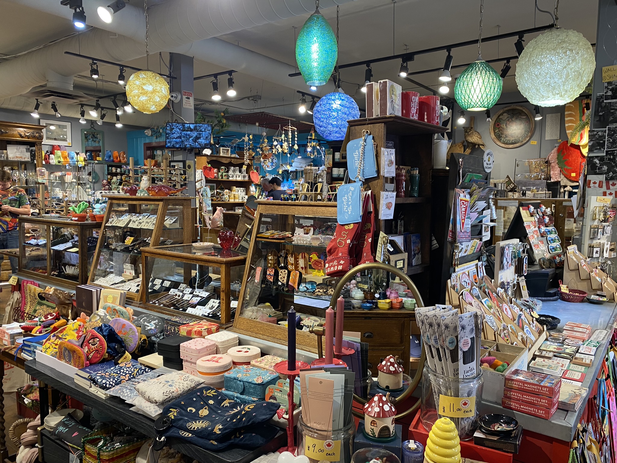 There are tchotchkes galore at Steeling Home, including puzzles, ceramic dishes and nostalgic children’s toysz